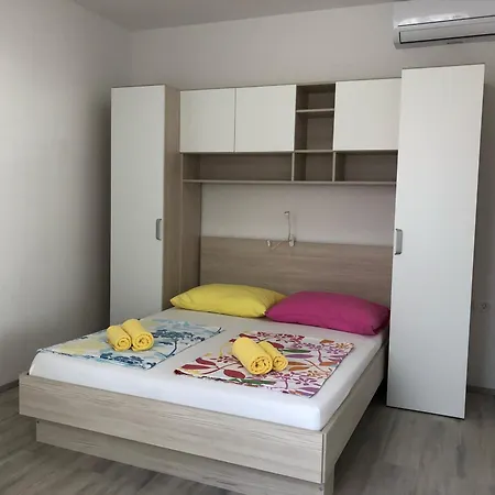 & Nardin Guest house