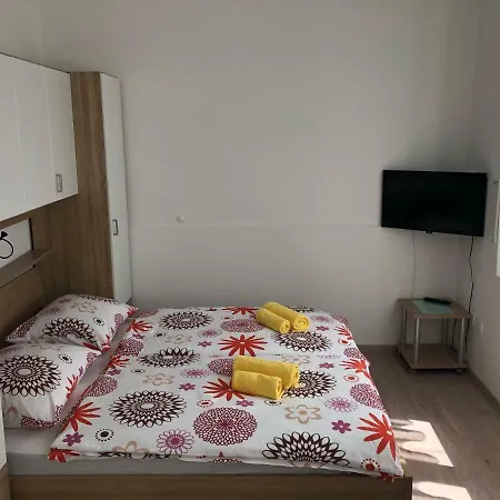 & Nardin Guest house