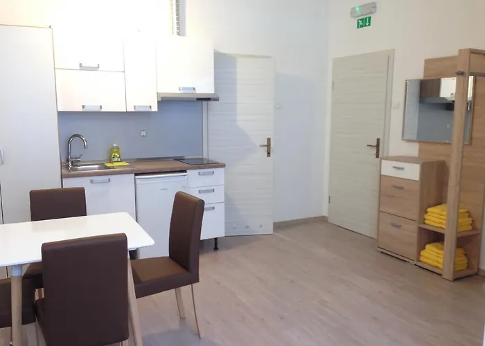 & Nardin Gostinjska kuća *