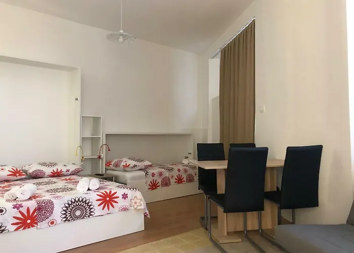 & Nardin ゲストハウス *