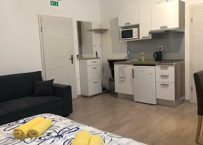 ゲストハウス & Nardin